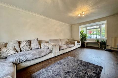 5 Greenside Park, Luton, LU2 7JF