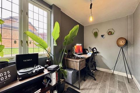5 Greenside Park, Luton, LU2 7JF