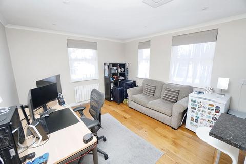 1 bedroom flat for sale, Pinions Road, High Wycombe HP13