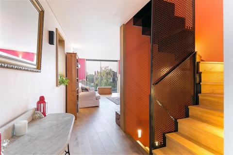 undefined, Heathhurst Road, South Croydon