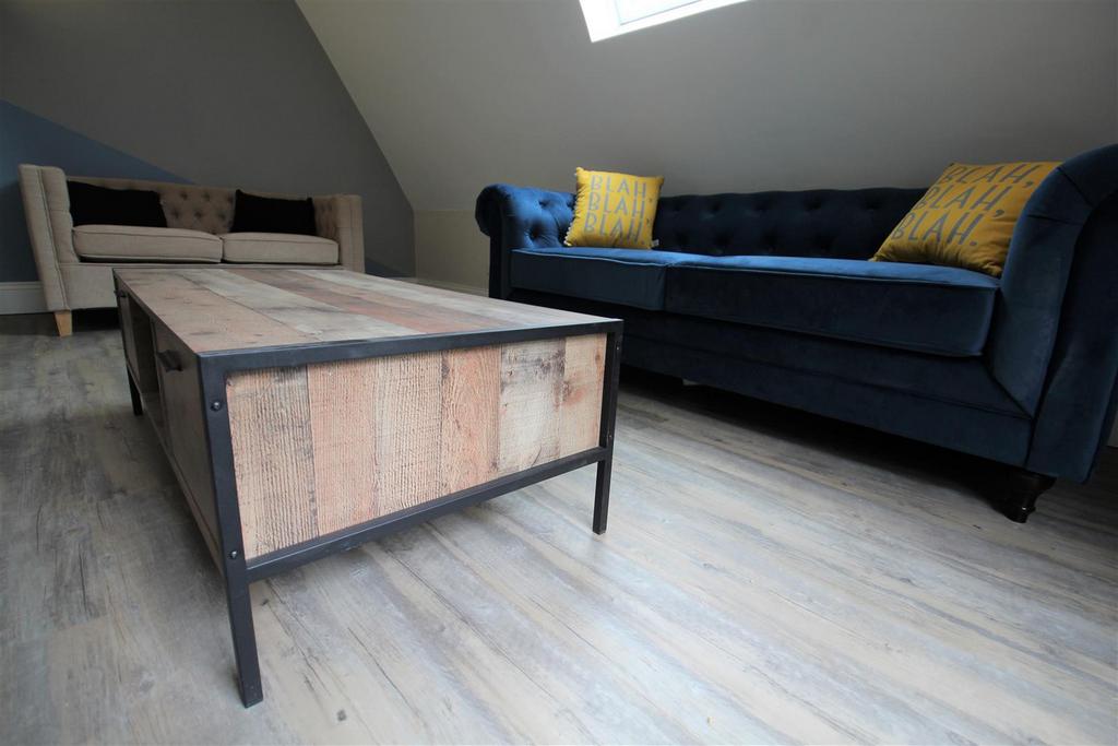 Living Room.jpg