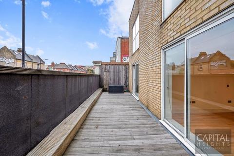 1 bedroom apartment to rent, Holloway Road, London