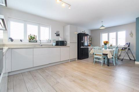 4 bedroom detached house for sale, Watercress Rise, Bedford MK40