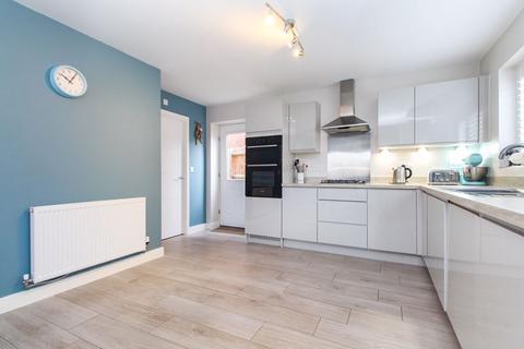 4 bedroom detached house for sale, Watercress Rise, Bedford MK40