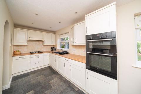 5 bedroom detached house for sale, Melrose Avenue, Stourbridge DY8