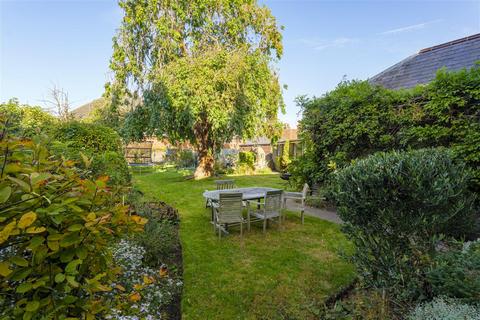 4 bedroom detached house for sale, Barty House, Newton Road, Faversham
