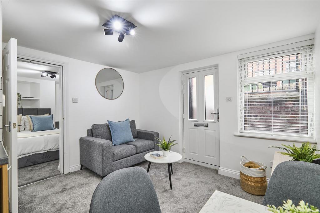 2a Wetherby Grove 05.jpg