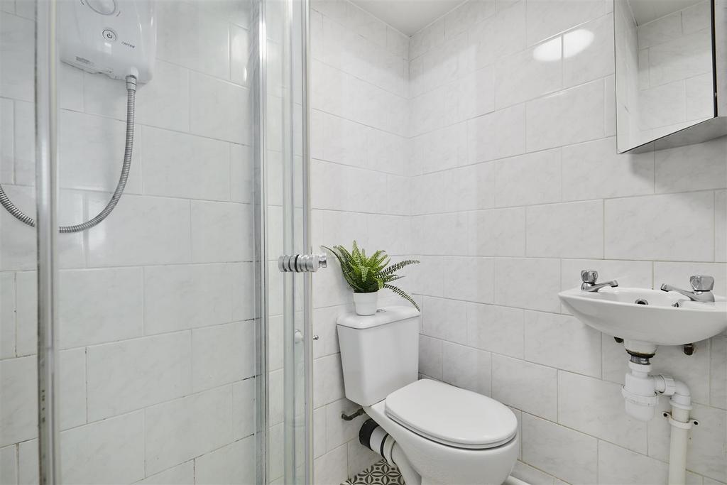 2a Wetherby Grove 11.jpg