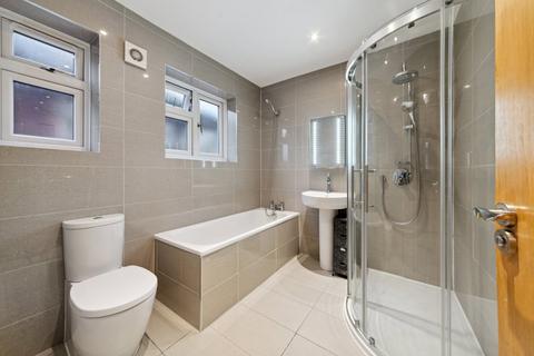 15 Frogmore Gardens, Hayes, UB4 8AN