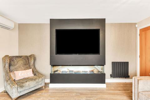 5 bedroom detached house for sale, Duncombe Drive, Bedford MK43