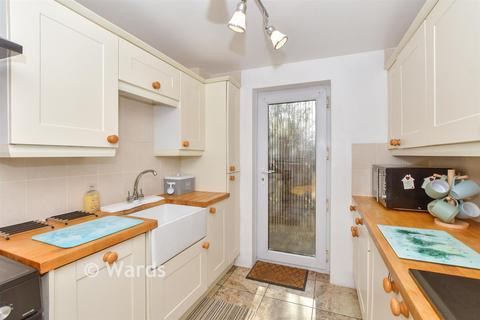 3 bedroom end of terrace house for sale, Juniper Close, Ashford, Kent