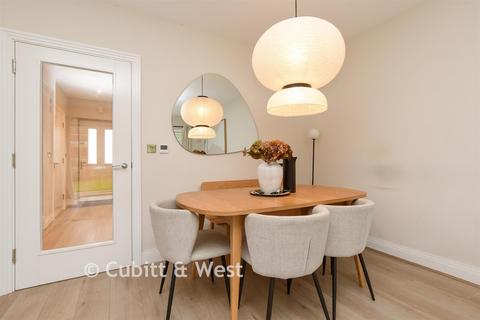 undefined, Broadleaf Place, Caterham, Surrey