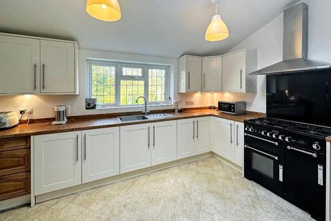 23 Manor Way, South Croydon, CR2 7BT