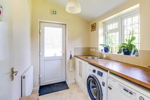 23 Manor Way, South Croydon, CR2 7BT