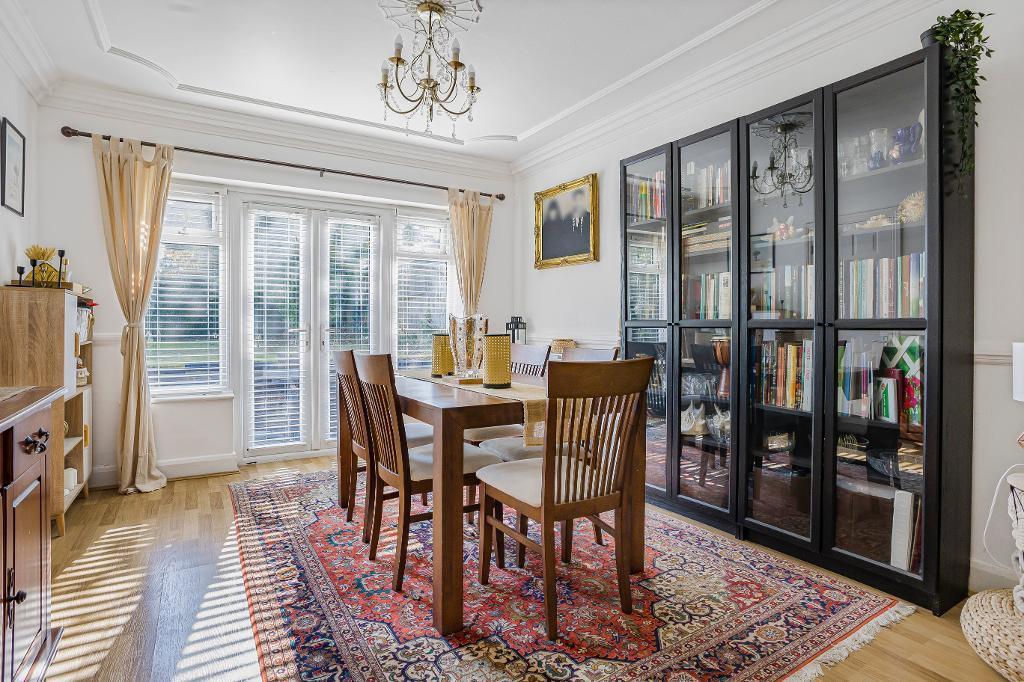 Lounge/dining room