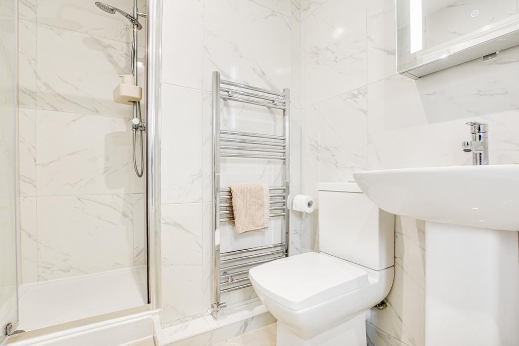 En Suite Bathroom