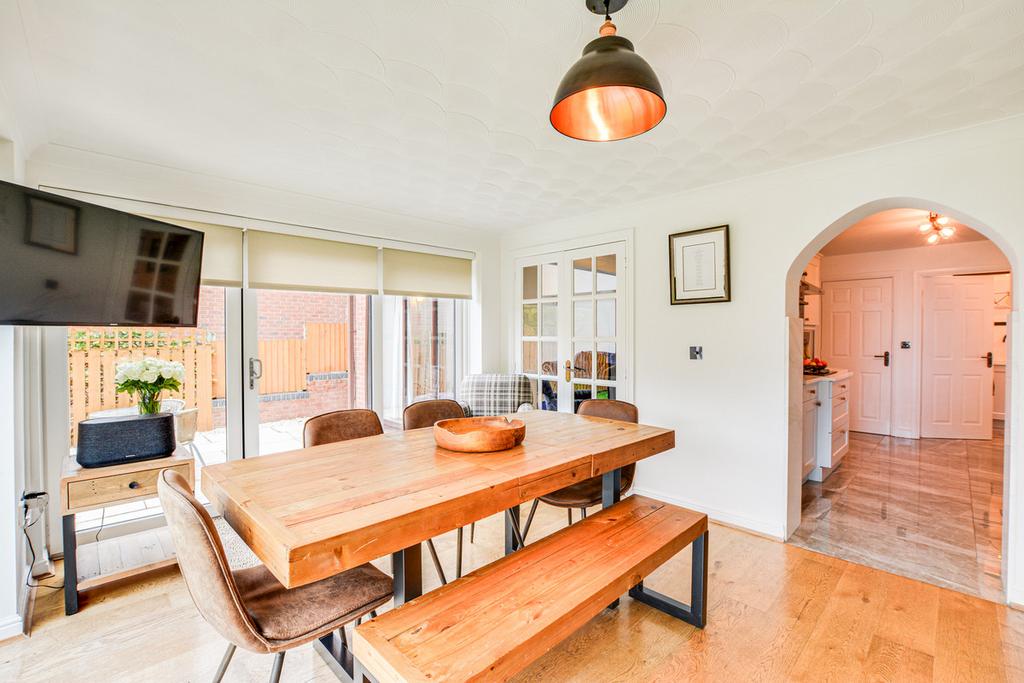 Dining Room / Sun Room
