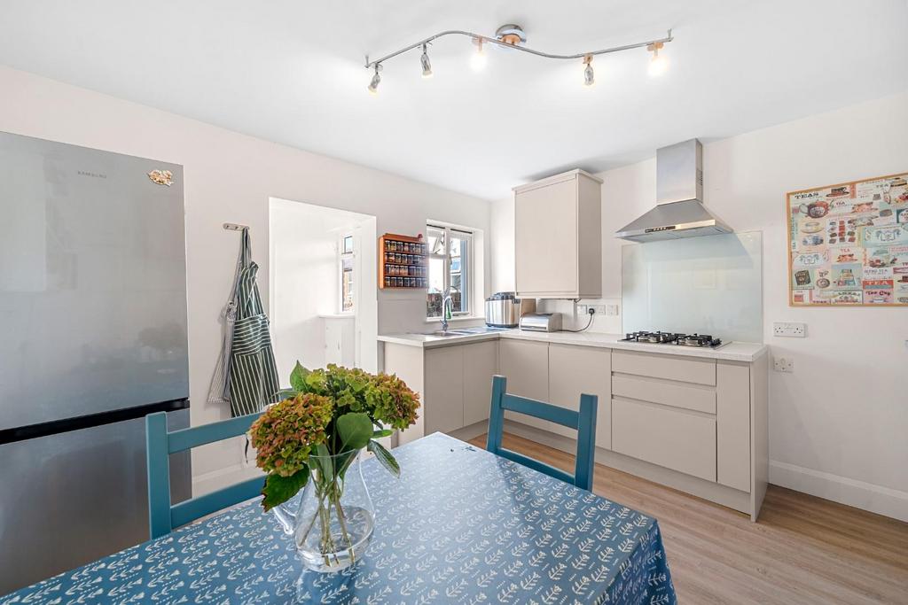 Kitchen 2