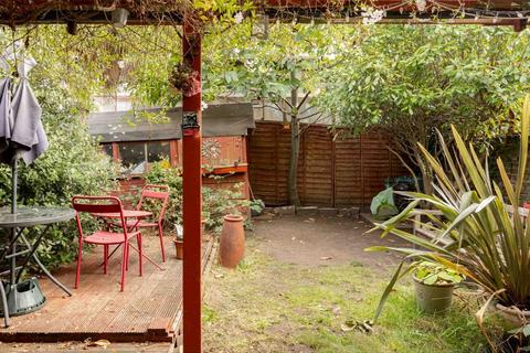 undefined, Colne Road, off Twickenham Green