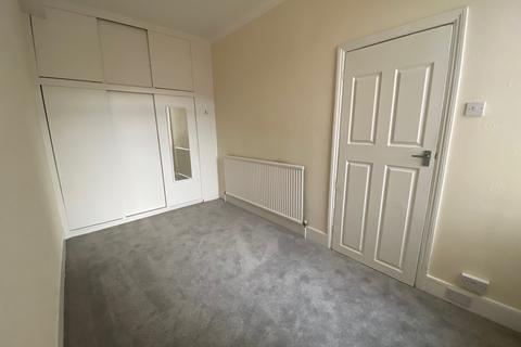 2 bedroom flat to rent, Fern Dene Road, Gateshead