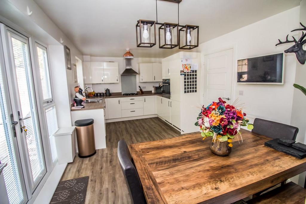 Kitchen/Diner Pic 2.