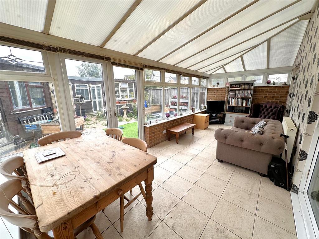 Multi-Functional Conservatory 834