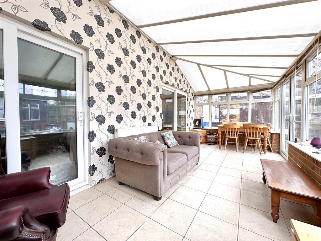 Large Conservatory 838