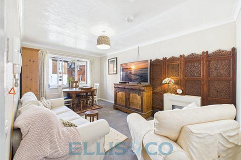 1 bedroom apartment for sale, Lyons Crescent, Tonbridge, Kent, TN9