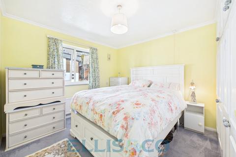 1 bedroom apartment for sale, Lyons Crescent, Tonbridge, Kent, TN9