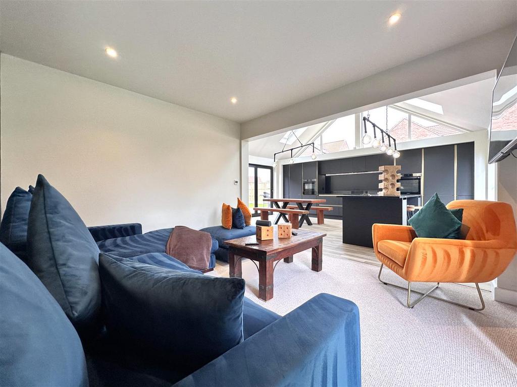 Open-Plan Living Kitchen 253