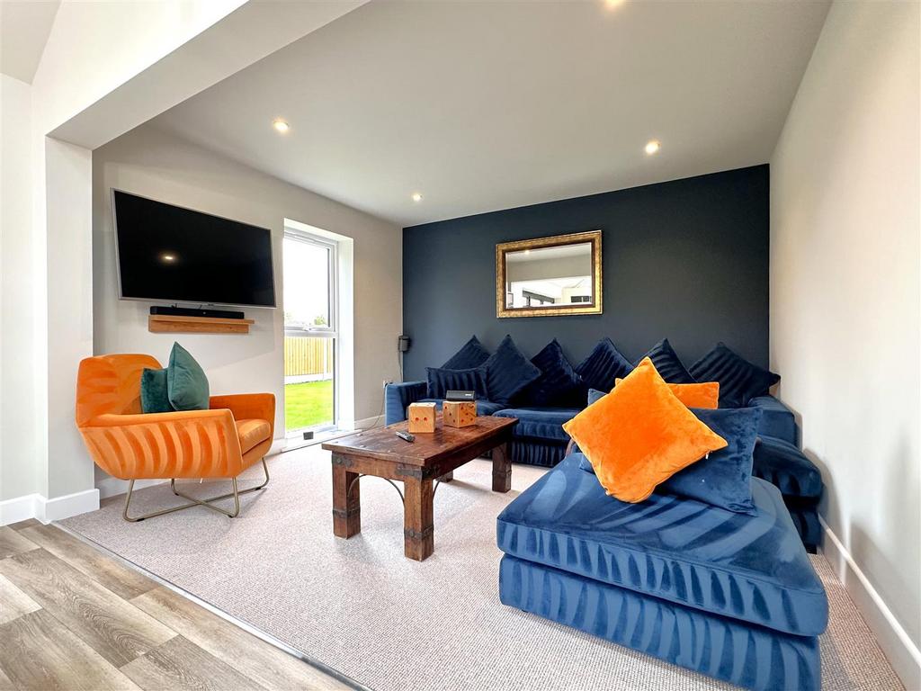 Sitting Room 251