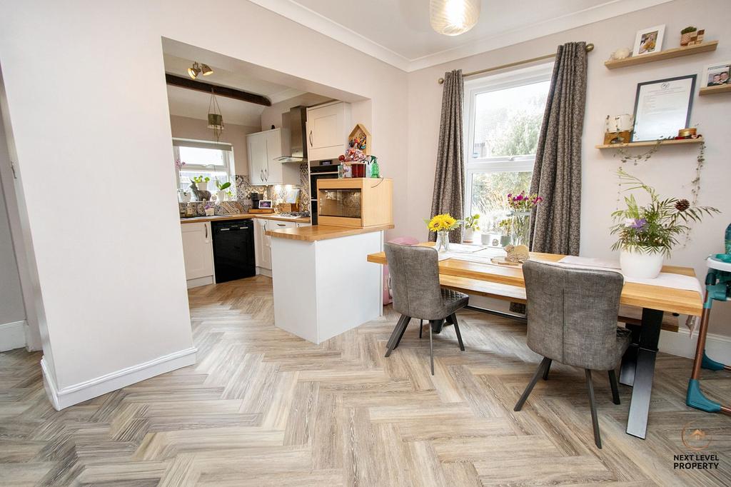 Kitchen &amp; Dining Area