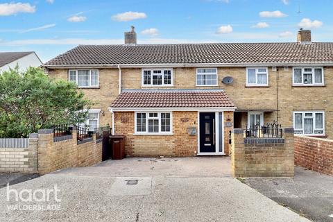 3 bedroom terraced house for sale, King George Road, Chatham