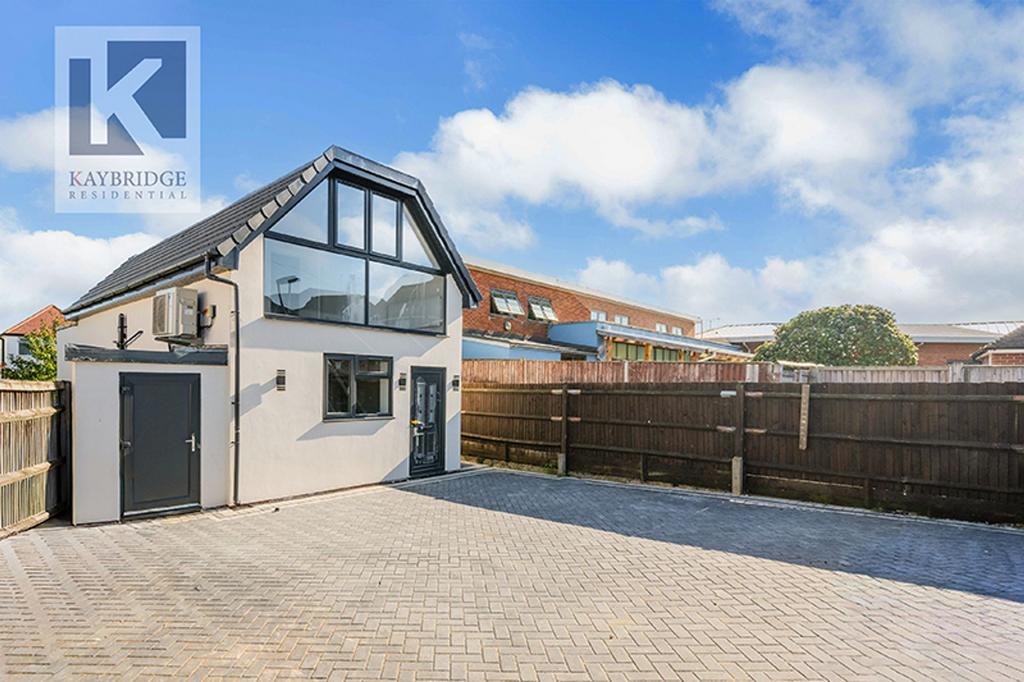 Cudas Close, Epsom - KT19 0 QF