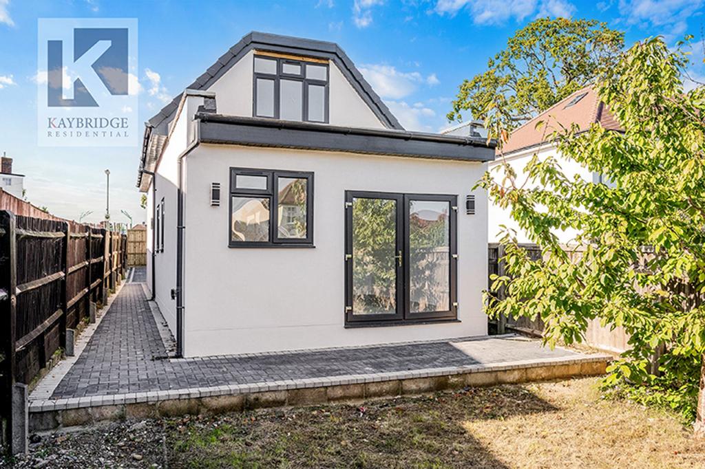 Cudas Close, Epsom - KT19 0 QF