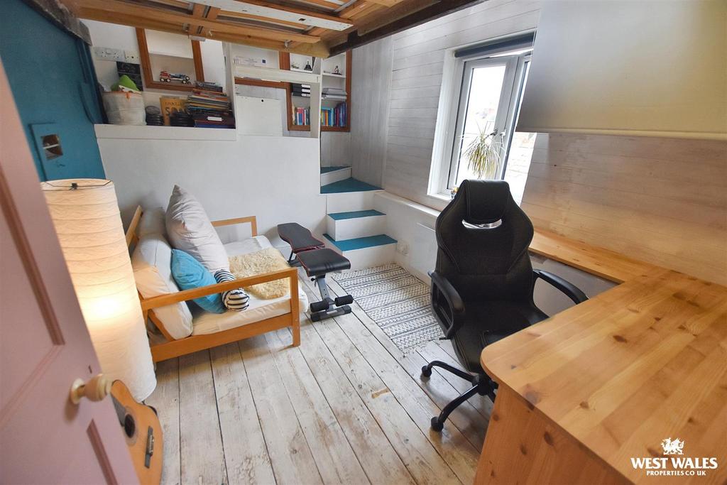 2 - 2025-10-12 T213002.931.jpg