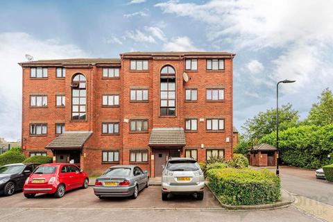 2 bedroom flat to rent, Cotton Avenue, London