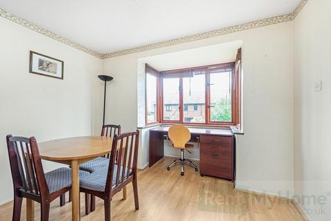 2 bedroom flat to rent, Cotton Avenue, London