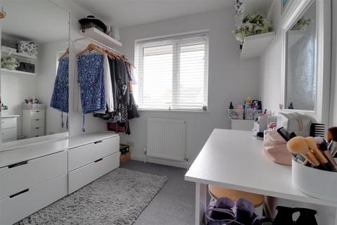 10 Bathleaze, Kings Stanley, Stonehouse, GL10 3JW