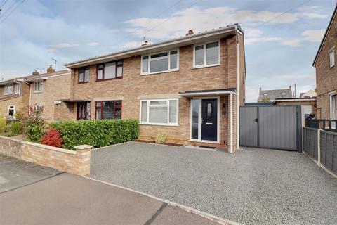 10 Bathleaze, Kings Stanley, Stonehouse, GL10 3JW