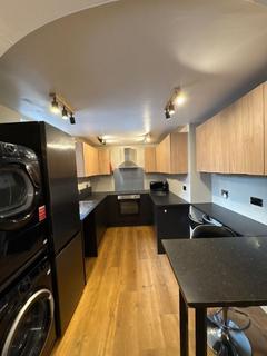 5 bedroom terraced house to rent, Cawdor road, Manchester M14