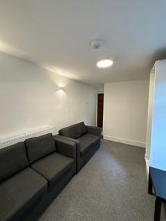 5 bedroom terraced house to rent, Cawdor road, Manchester M14