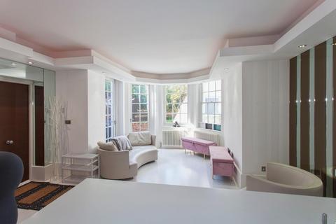 undefined, Lindfield Gardens, London