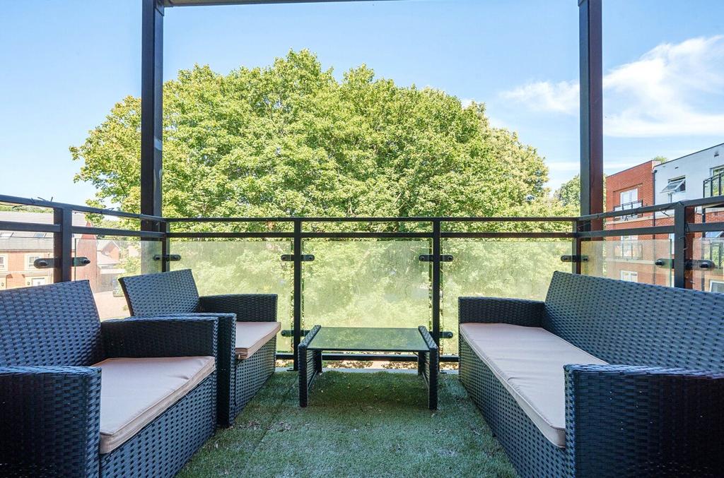 1311962 3 6865533...