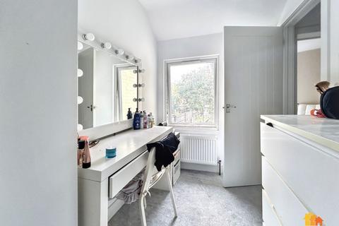 3 bedroom terraced house for sale, Northern Road, Aylesbury, HP19