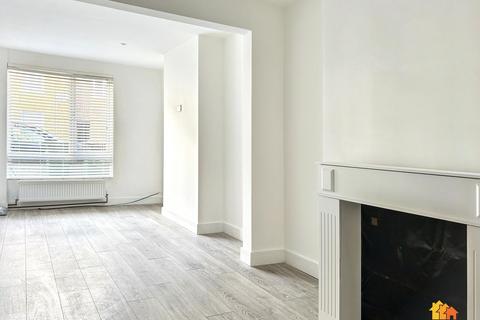 3 bedroom terraced house for sale, Northern Road, Aylesbury, HP19