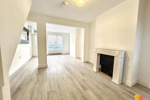 3 bedroom terraced house for sale, Northern Road, Aylesbury, HP19