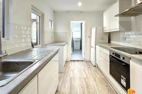 3 bedroom terraced house for sale, Northern Road, Aylesbury, HP19