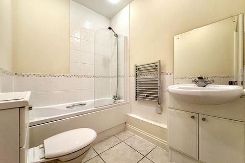 2 bedroom flat for sale, Stonegrove, Mayfair Court, HA8