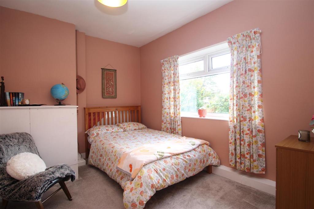 Bedroom 2.JPG